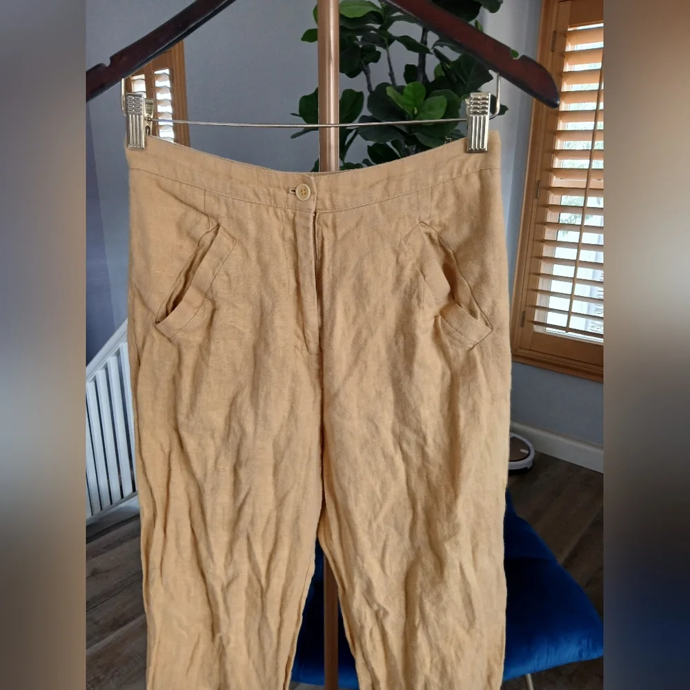 Reformation Linen Pants in Mustard Yellow. Size 2